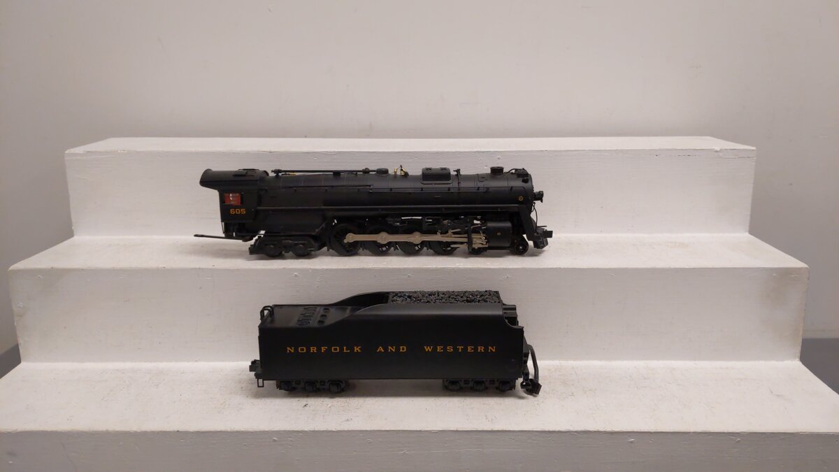MTH 20-3058-1 O N&W 4-8-4 Unshrouded J-Class Steam Loco & Tender w/PS2 #605 EX/Box