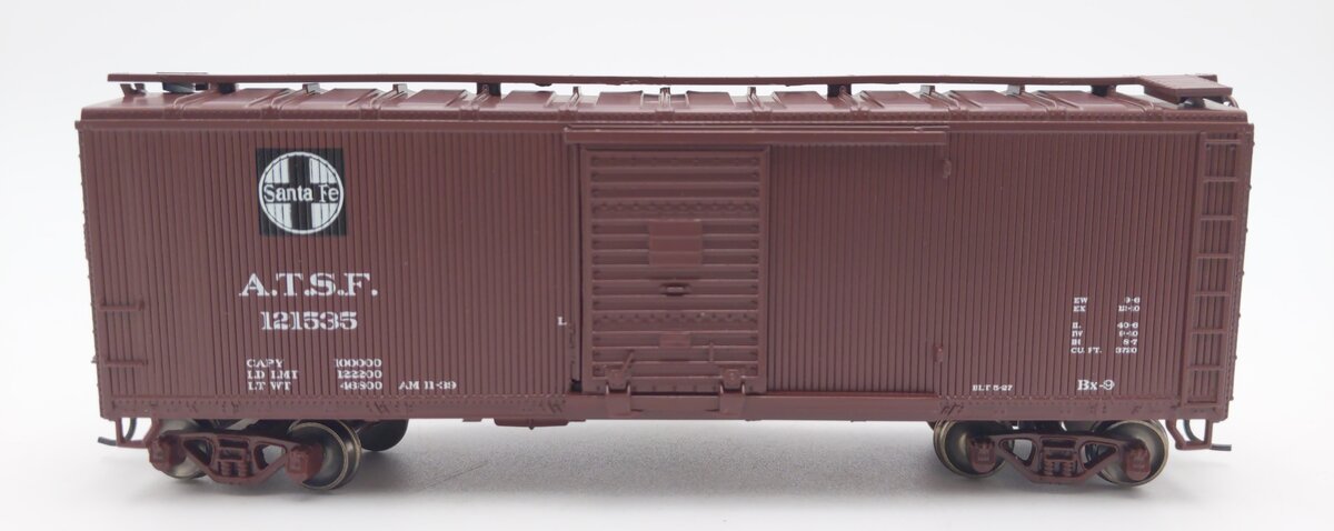 Roundhouse 84685 HO Scale Santa Fe RTR 40' Wood Boxcar #121535