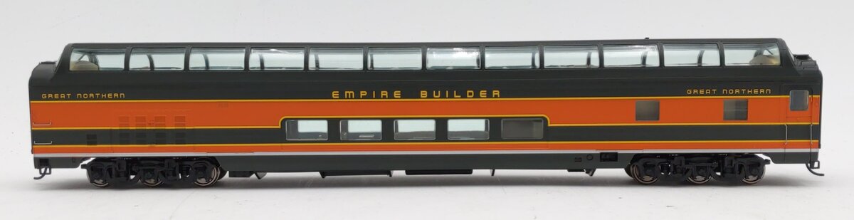Walthers 920-9058 HO Great Northern Budd Empire Builder Dome Lounger Car