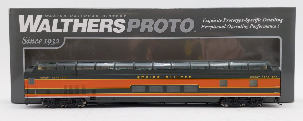 Walthers 920-9058 HO Great Northern Budd Empire Builder Dome Lounger Car