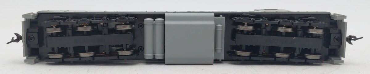 Atlas 7801 HO Undecorated Trainmaster Phase 1b Diesel Locomotive