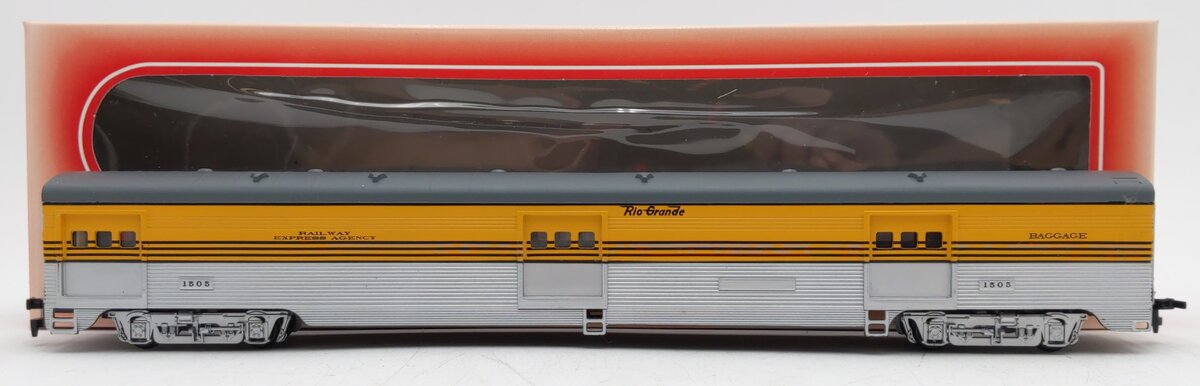IHC 47330 HO Scale Denver & Rio Grande Western Corrugated Side Baggage Car #1505