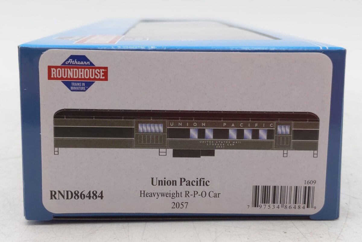 Roundhouse 86484 HO Union Pacific Heavyweight RPO Car #2057