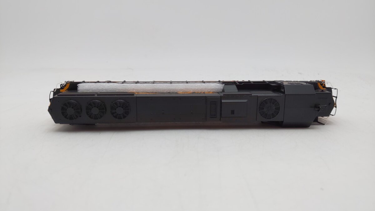 Walthers 910-20355 HO D&RGW EMD SD50 Diesel Locomotive #5501