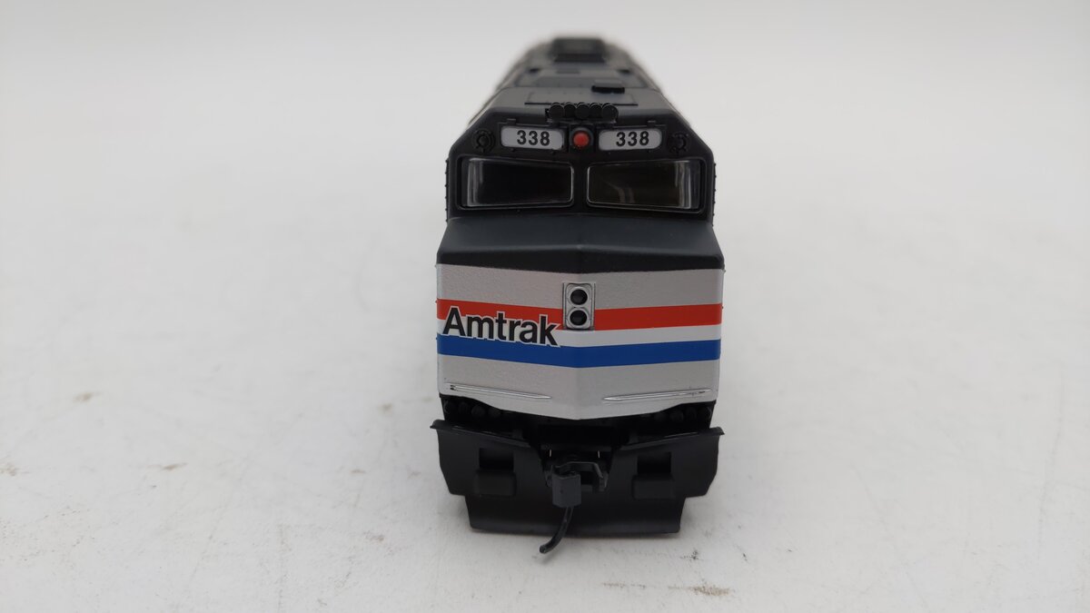 Walthers 910-19465 HO Amtrak EMD F40PH III Diesel Locomotive #338 w/ DCC