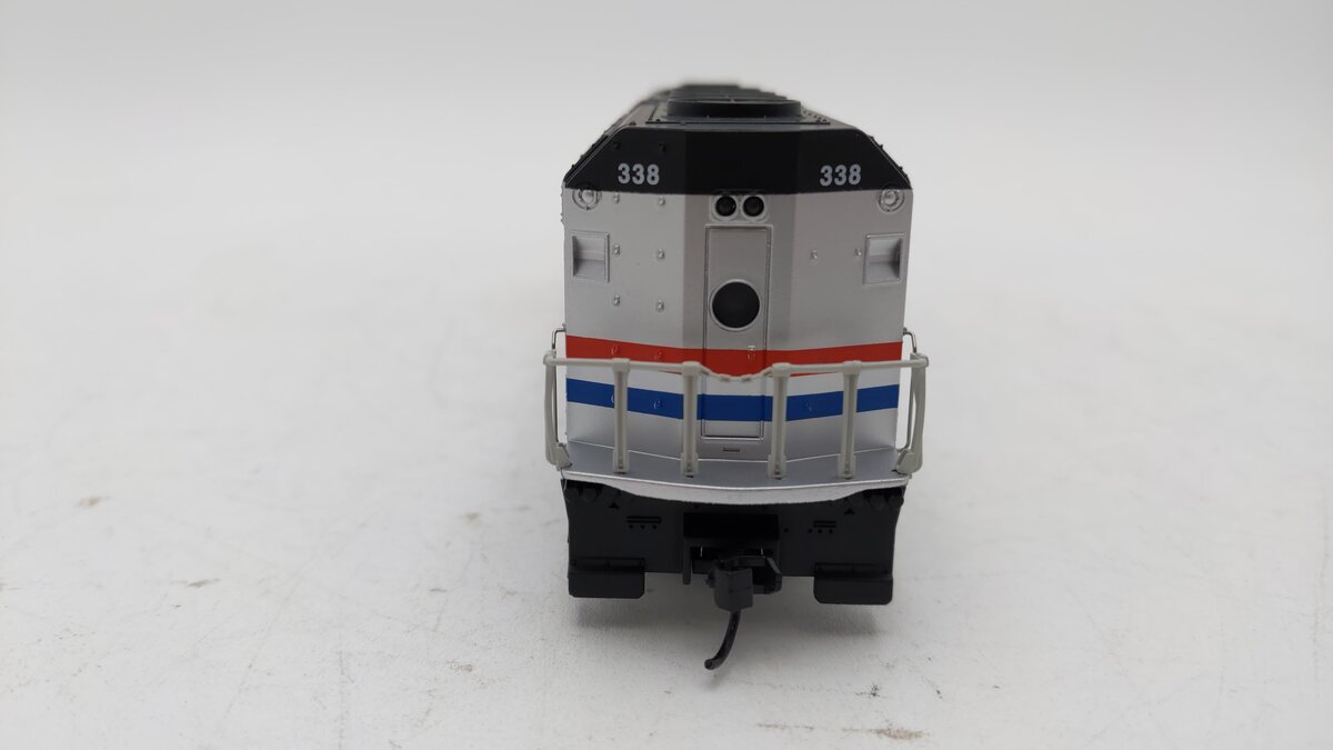 Walthers 910-19465 HO Amtrak EMD F40PH III Diesel Locomotive #338 w/ DCC