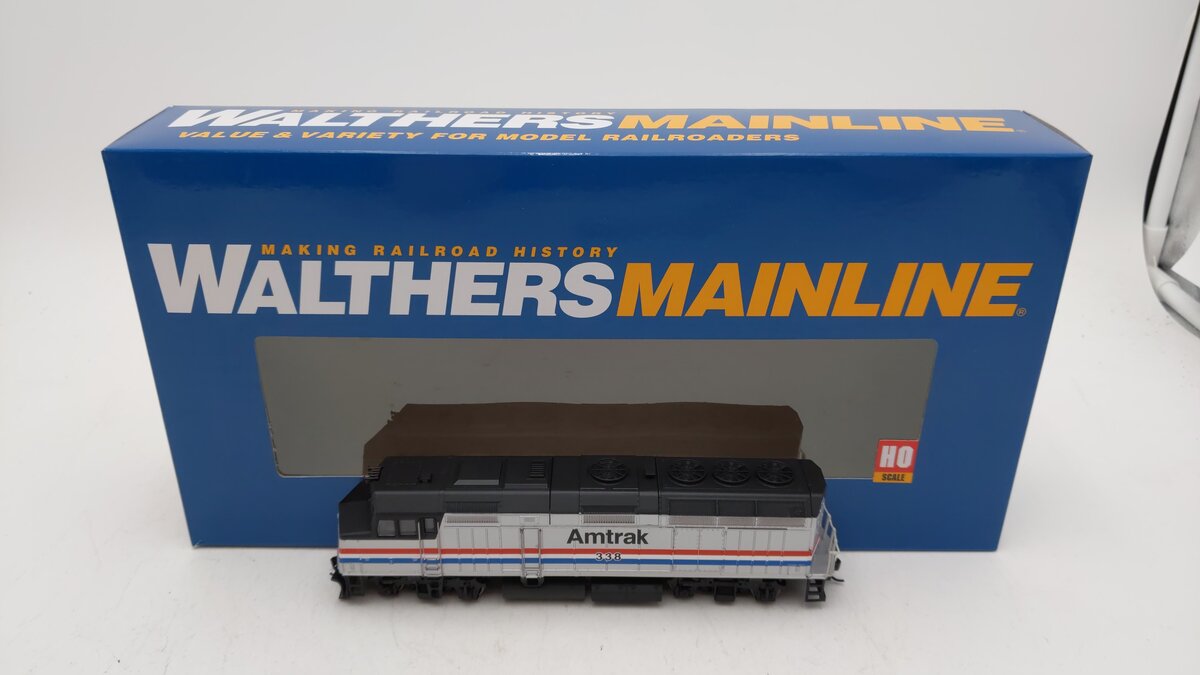 Walthers 910-19465 HO Amtrak EMD F40PH III Diesel Locomotive #338 w/ DCC