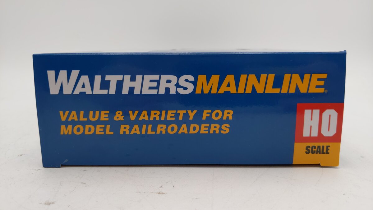 Walthers 910-19465 HO Amtrak EMD F40PH III Diesel Locomotive #338 w/ DCC