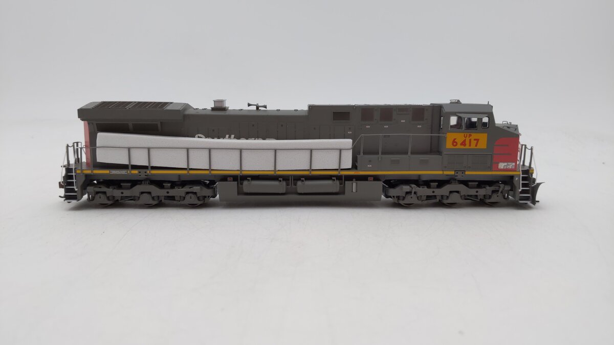 Roundhouse 97266 HO Union Pacific AC4400CW Diesel Locomotive #6417