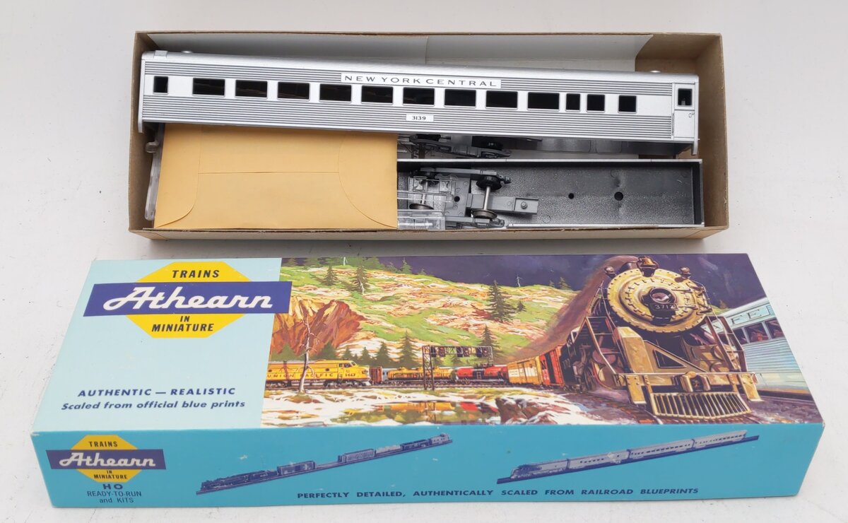 Athearn 1817 NYC Streamliner Coach Passenger Kit #2912