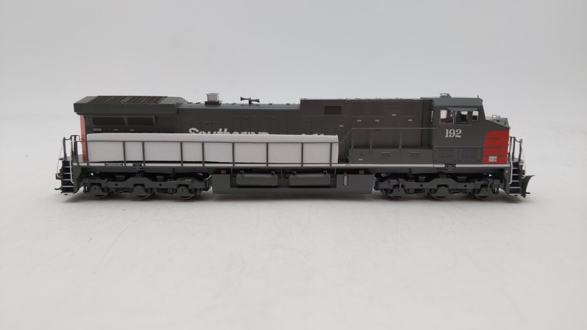 Roundhouse 97262 HO Southern Pacific AC4400CW Diesel Locomotive #192