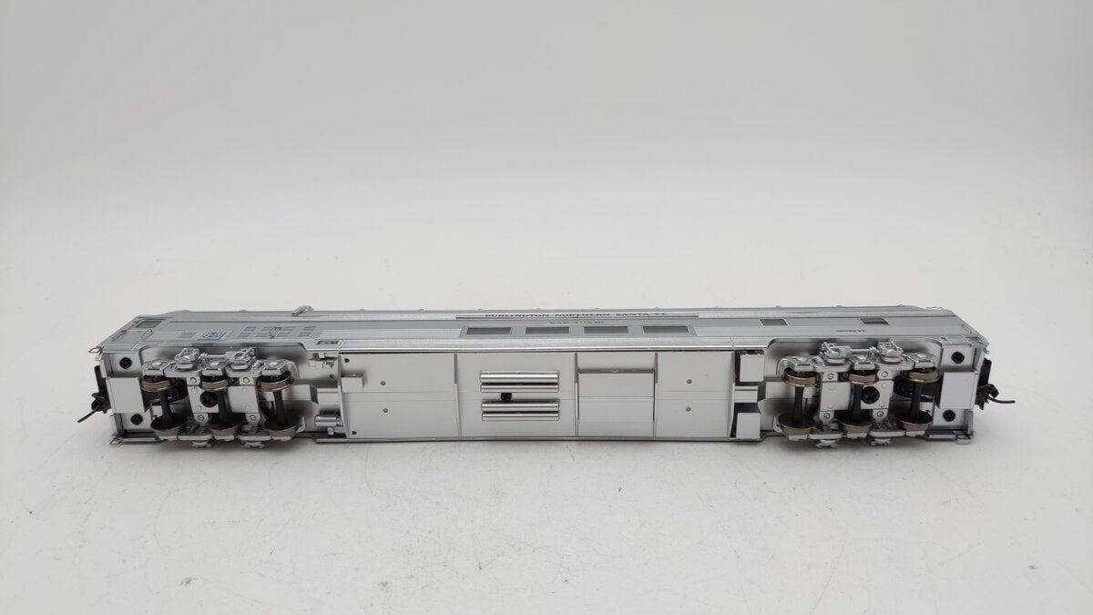 Walthers 920-13502 HO BNSF 85' Budd Big Dome Bar Lounge Dormitory #31