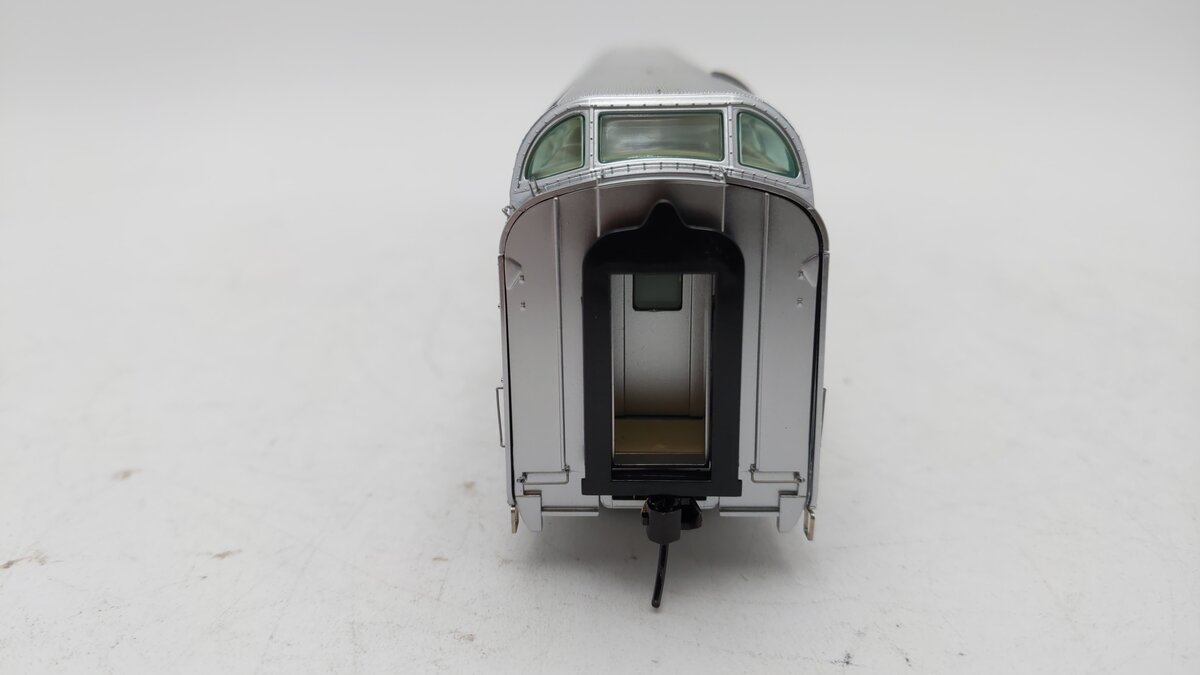 Walthers 920-13502 HO BNSF 85' Budd Big Dome Bar Lounge Dormitory #31