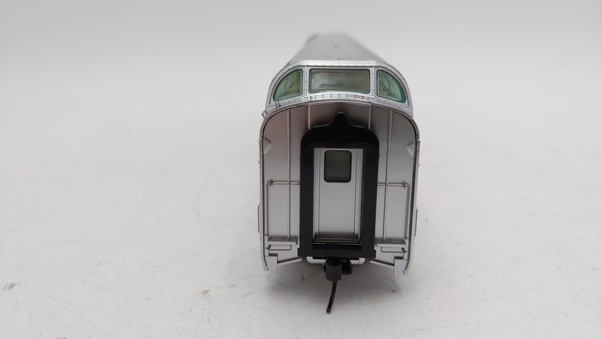 Walthers 920-13502 HO BNSF 85' Budd Big Dome Bar Lounge Dormitory #31