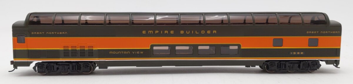 Bachmann 13003 HO Great Northern 85' Budd Full Dome Passenger Car #1392