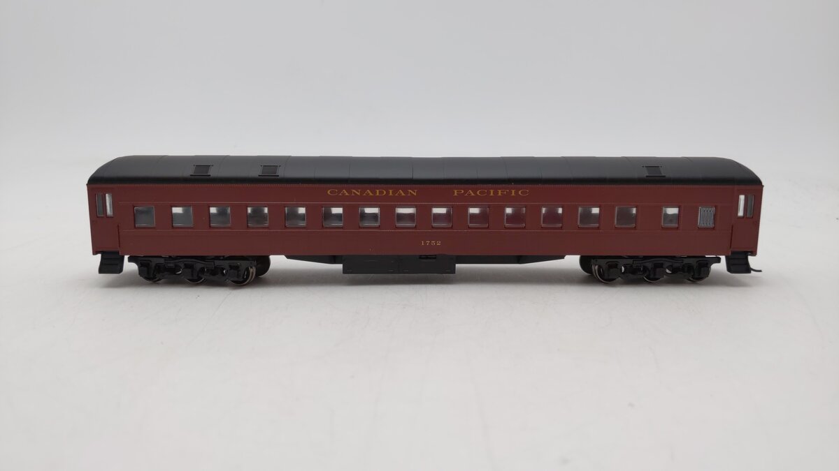 Roundhouse 86465 HO Canadian Pacific Heavyweight Round Roof Coach #1752