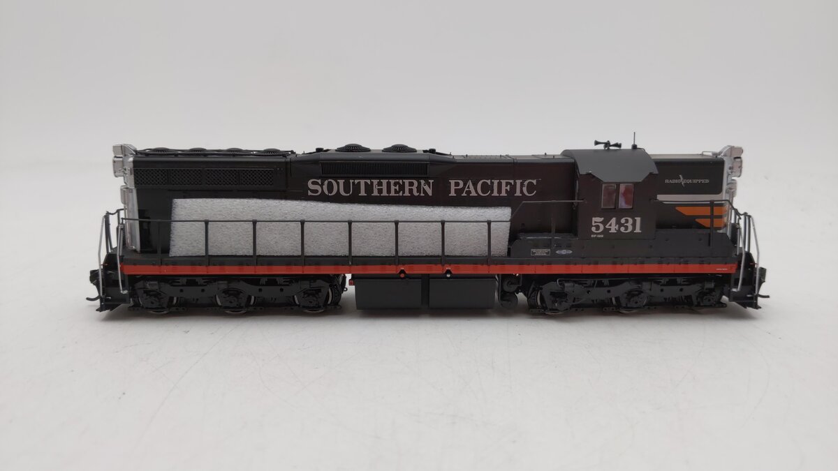 Walthers 920-41634 HO Southern Pacific EMD SD9 Diesel Engine #5431 w/ DCC & Snd