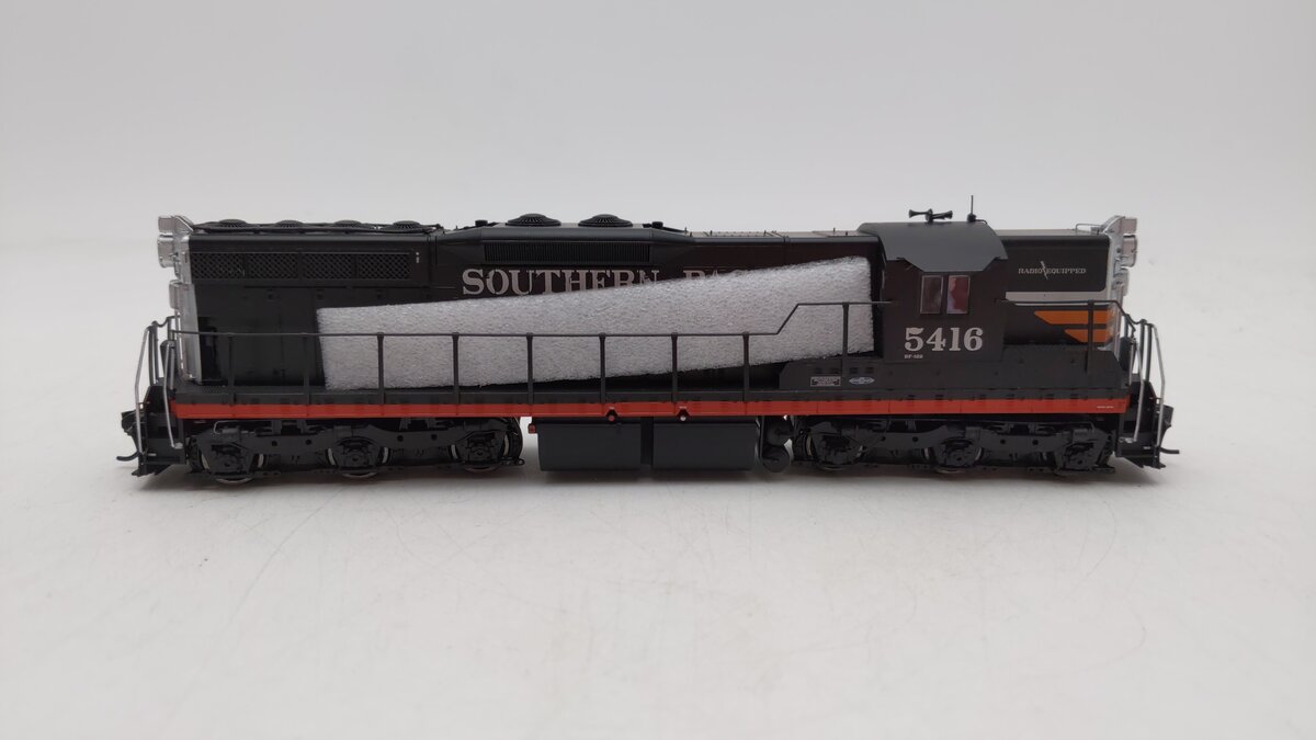 Walthers 920-41633 HO Southern Pacific EMD SD9 Diesel Engine #5416 w/ DCC & Snd