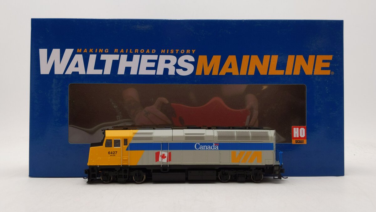 Walthers 910-19470 HO Canada EMD F40PH - ESU Sound and DCC #6427