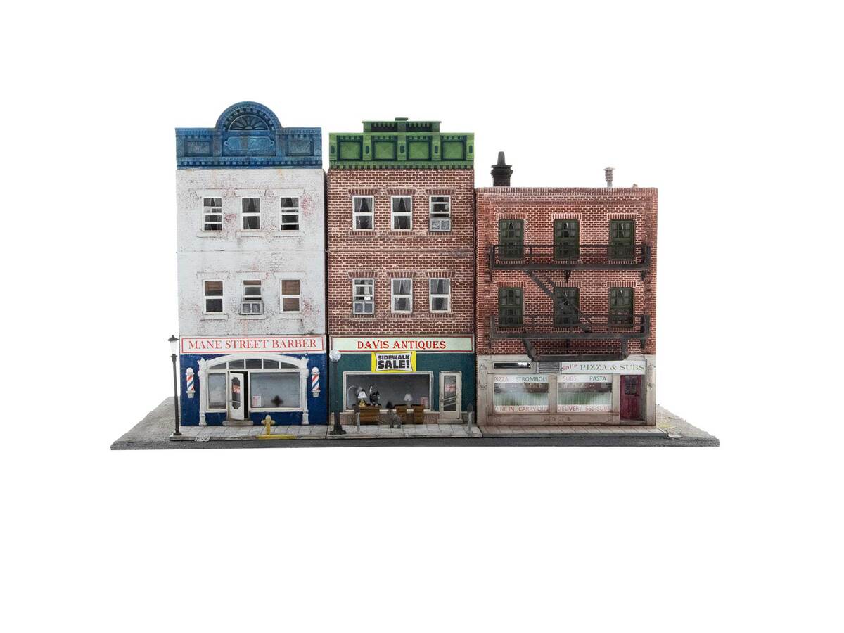 Lionel 2467010 HO Front Street 100 Block Promo Set Building Kit