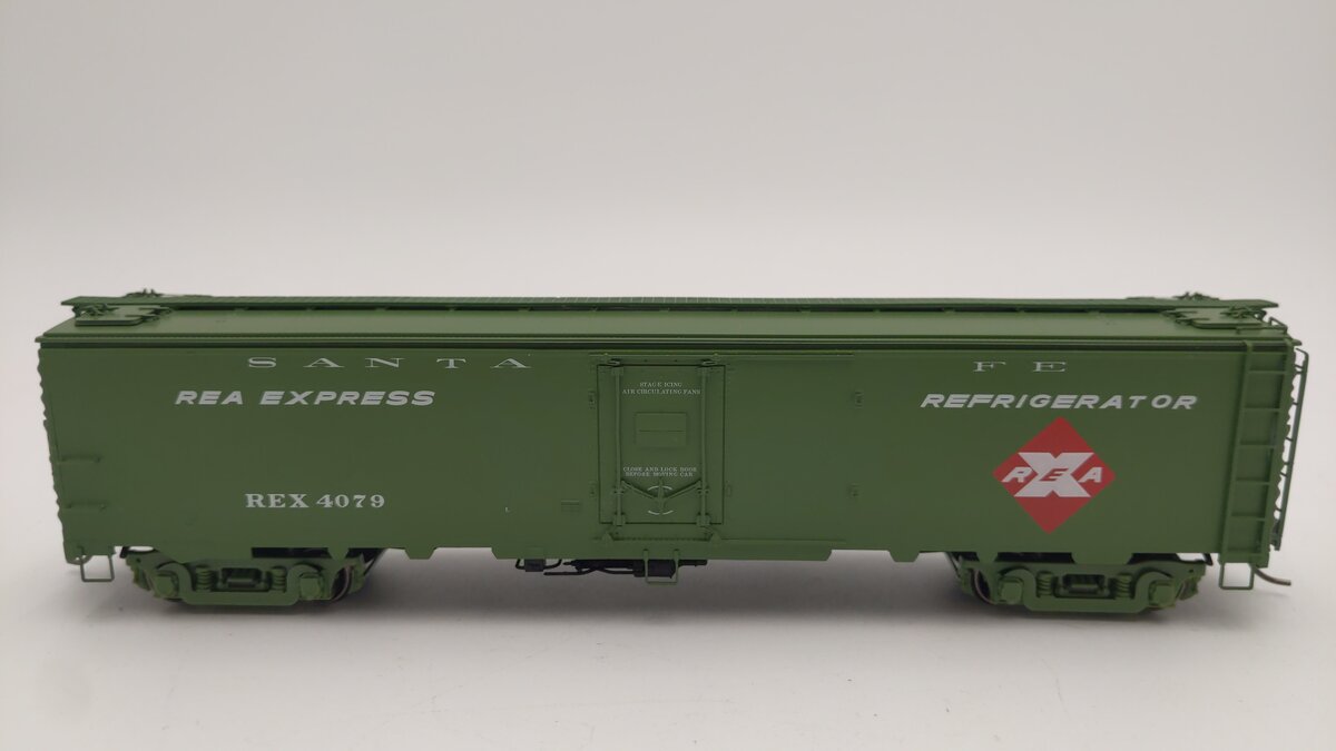Atlas 20005360 HO Santa Fe REX Steel Express Reefer Car #4079