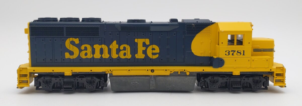 Con-Cor 0015-001002 Santa Fe GP-40 Powered Diesel Locomotive #3781