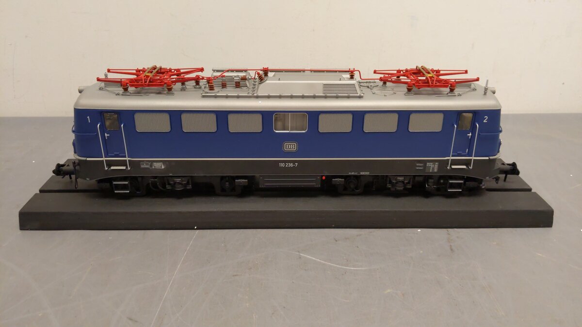 Marklin 441-55011 DB cl 110 Electric Locomotive #110236- 7 LN/Box