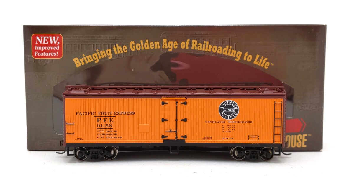 Roundhouse 85437 HO PFE 40' Wood Reefer #91156