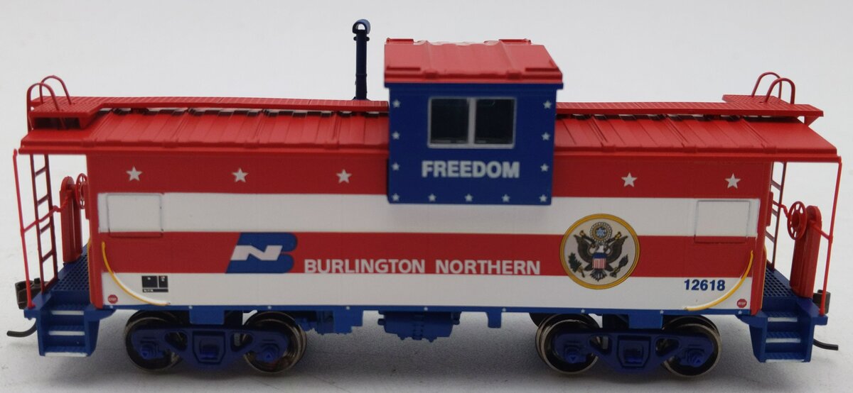 Athearn 75170 HO Burlington Northern Desert Storm Wide Vision Caboose #12618