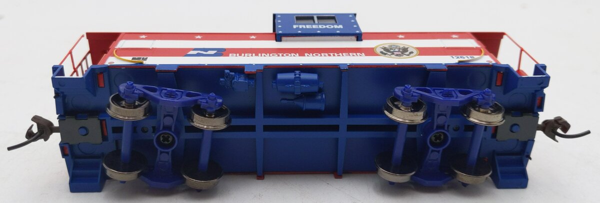 Athearn 75170 HO Burlington Northern Desert Storm Wide Vision Caboose #12618