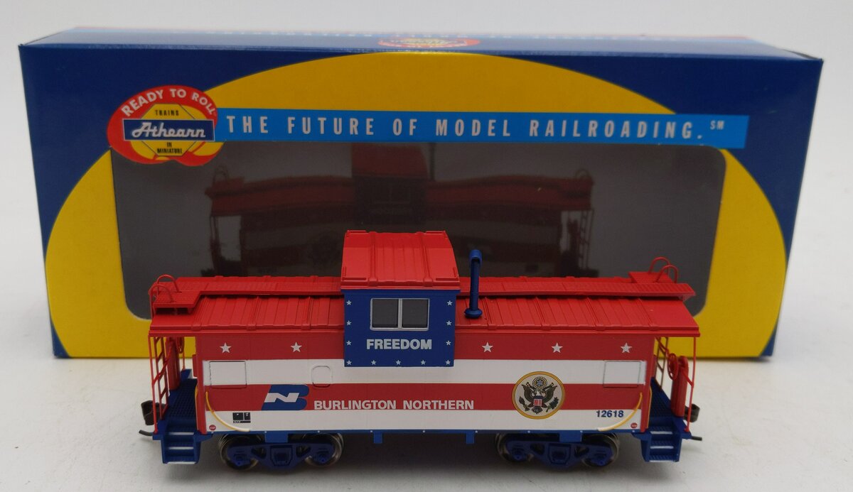 Athearn 75170 HO Burlington Northern Desert Storm Wide Vision Caboose #12618