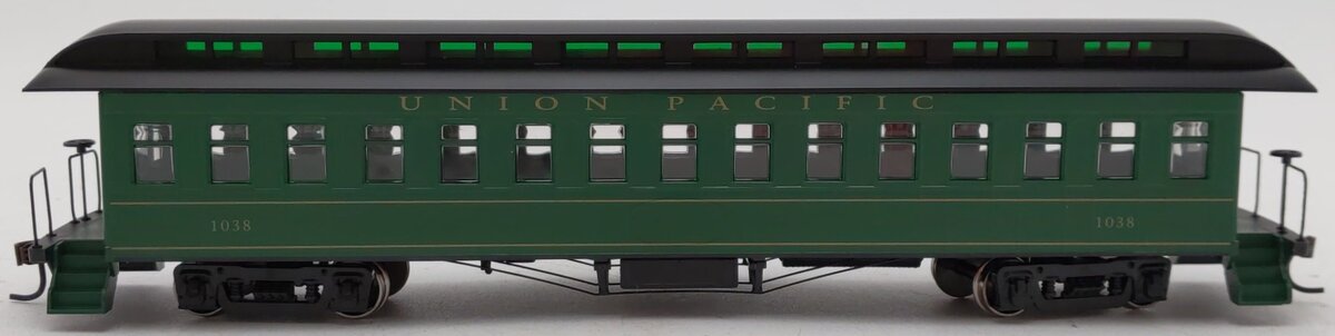 Roundhouse 84816 HO Union Pacific  RTR 50' Overland Coach #1038