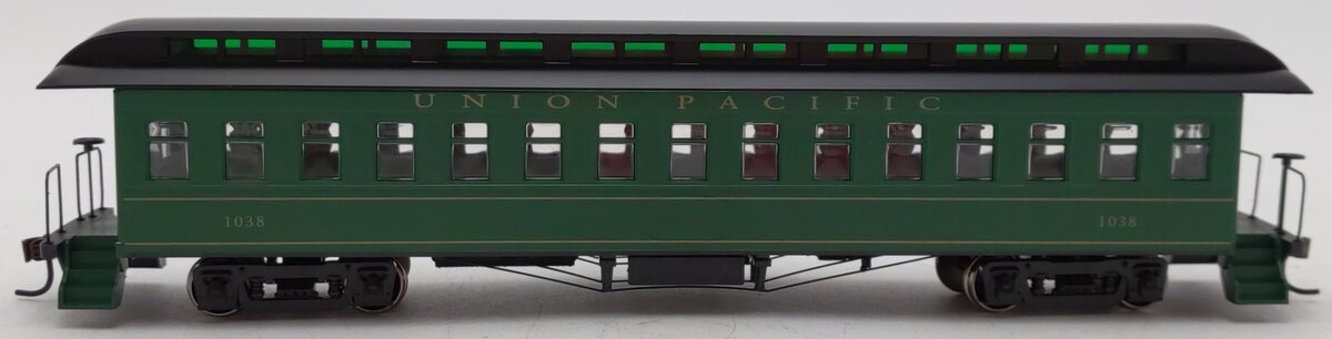 Roundhouse 84816 HO Union Pacific  RTR 50' Overland Coach #1038