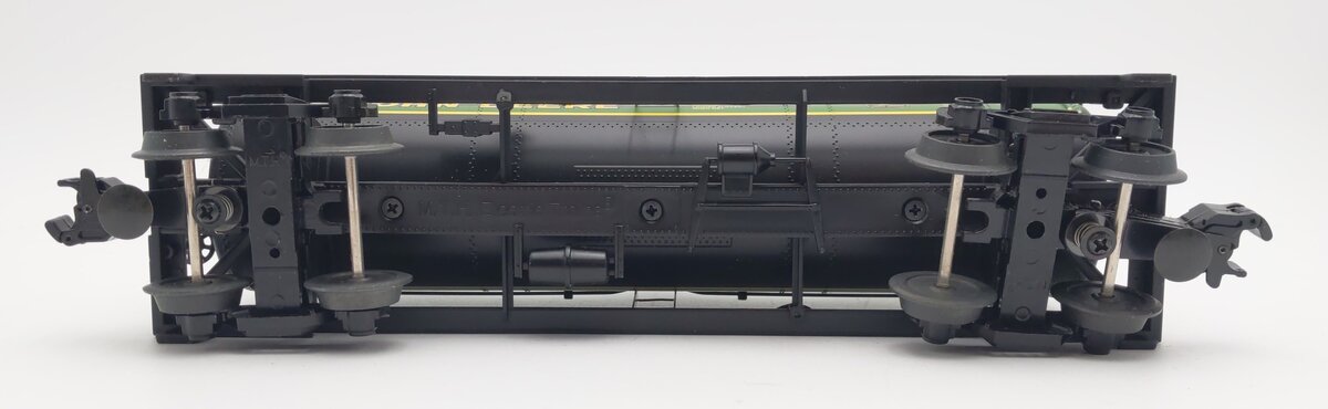 MTH 30-7371 O Gauge John Deere 3-Dome Tank Car LN/Box