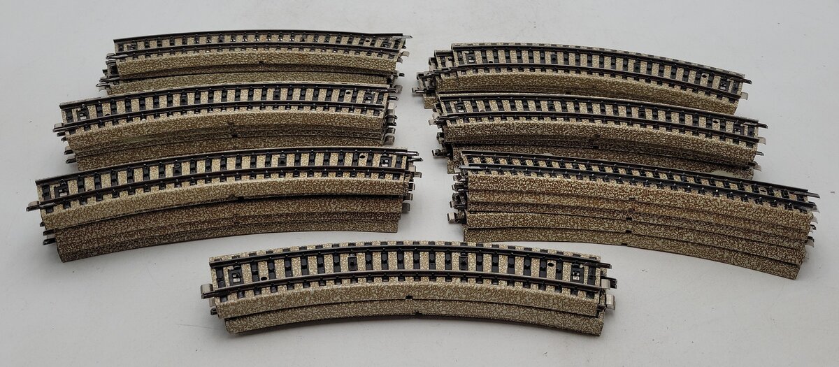 Marklin 5100 HO Scale Metal Curved Track (33) EX