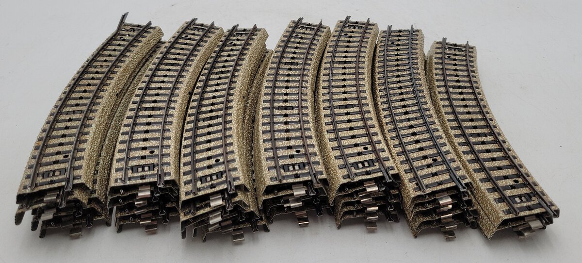 Marklin 5100 HO Scale Metal Curved Track (33) EX
