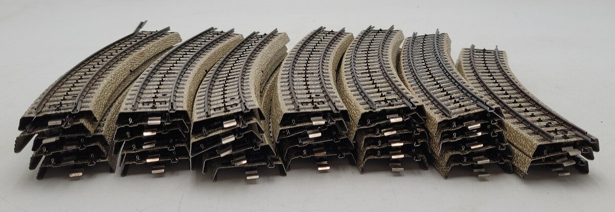 Marklin 5100 HO Scale Metal Curved Track (33) EX