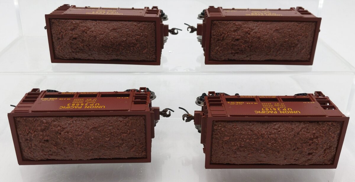 Athearn 87086 HO Union Pacific 24' Offset Ore Car with Load #3 (4)