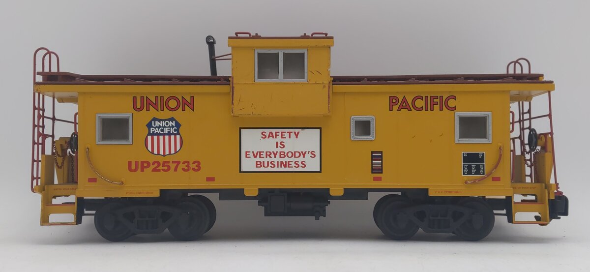 USA Trains 12103 G Union Pacific Extended Vision Caboose #25733 - Metal Wheels