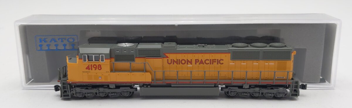 Kato 176-7608 N Union Pacific Flat Radiator EMD SD70M Diesel Locomotive #4198