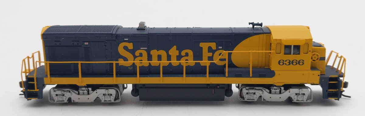 Atlas 40002378 N Santa Fe B23-7 Low Nose Diesel Locomotive #6366