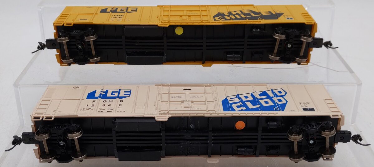 Athearn 2304 HO FGE 57' Reefer Cars -Assembled (Set of 2) EX/Box