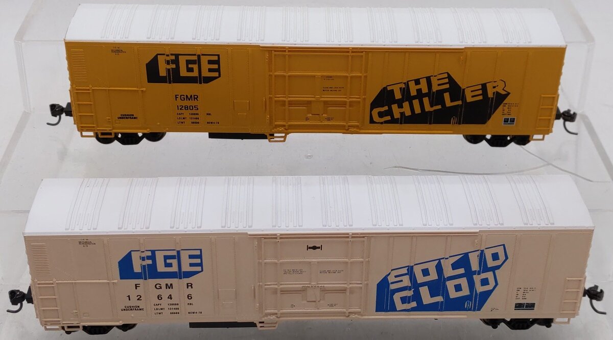 Athearn 2304 HO FGE 57' Reefer Cars -Assembled (Set of 2) EX/Box