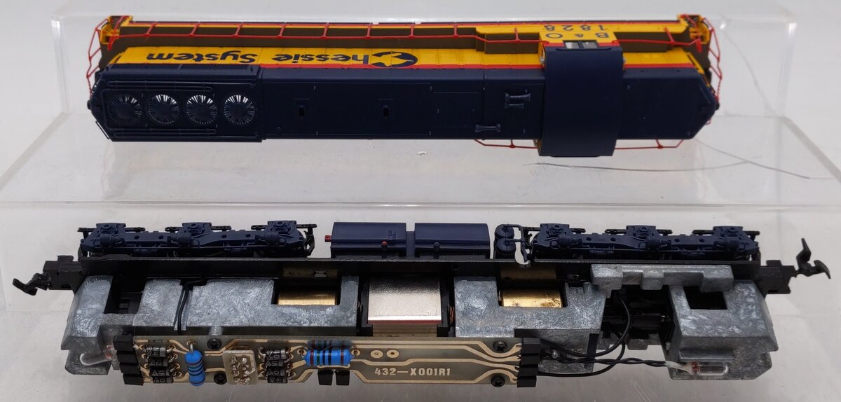 Proto 2000 8784 HO B&O Chessie SD7 Diesel Locomotive #1828 w/o Dynamic Brake EX/Box