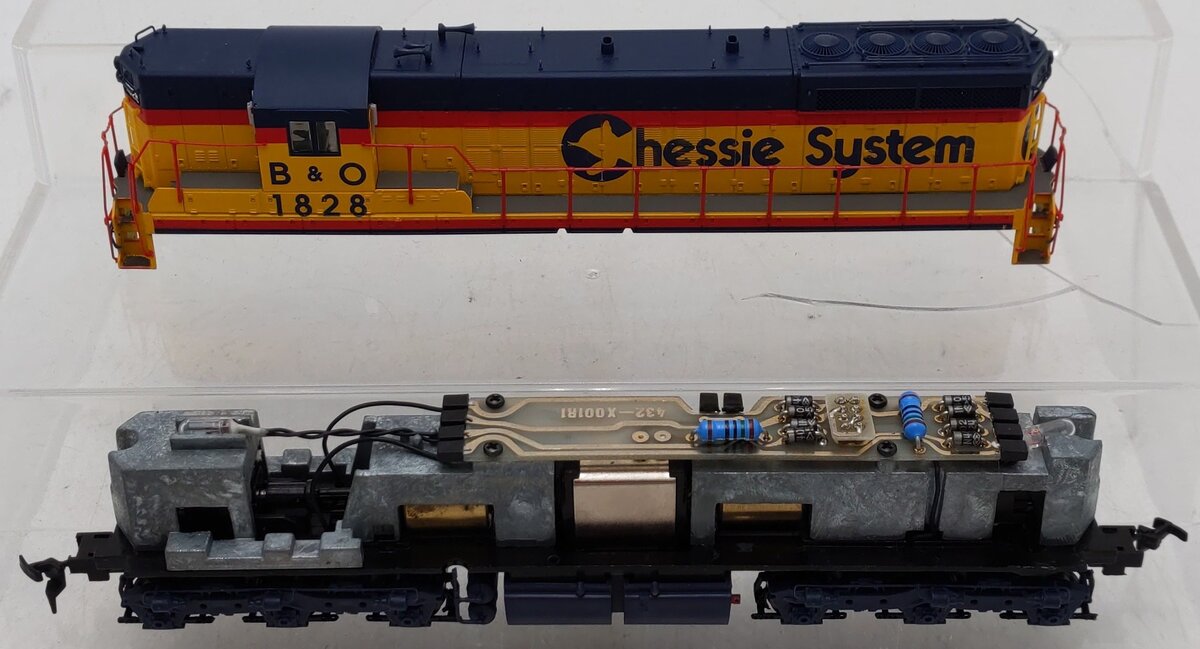 Proto 2000 8784 HO B&O Chessie SD7 Diesel Locomotive #1828 w/o Dynamic Brake EX/Box