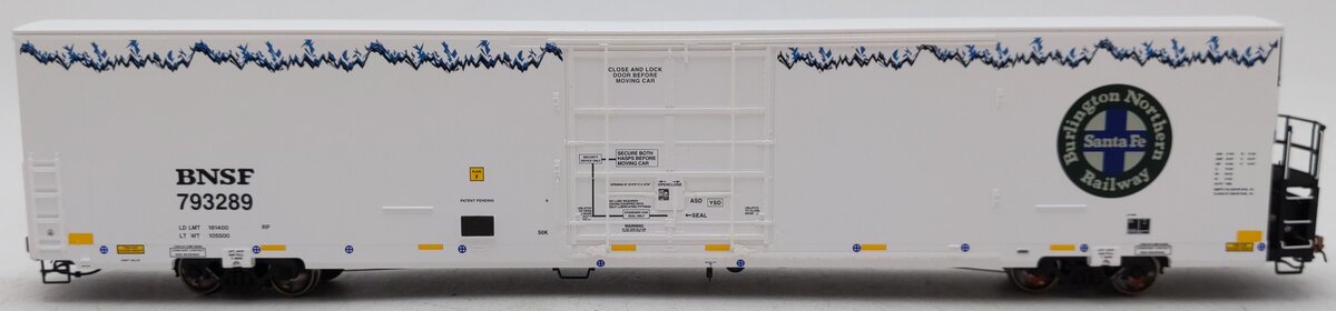 Scale Trains SXT38913 HO Scale Burlington Northern Santa Fe Boxcar #793289 NIB