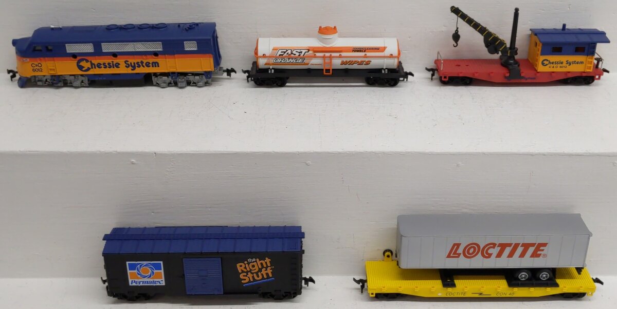 Model Power 800352 HO Scale Chessie System Diesel Locomotive Freight Set EX/Box