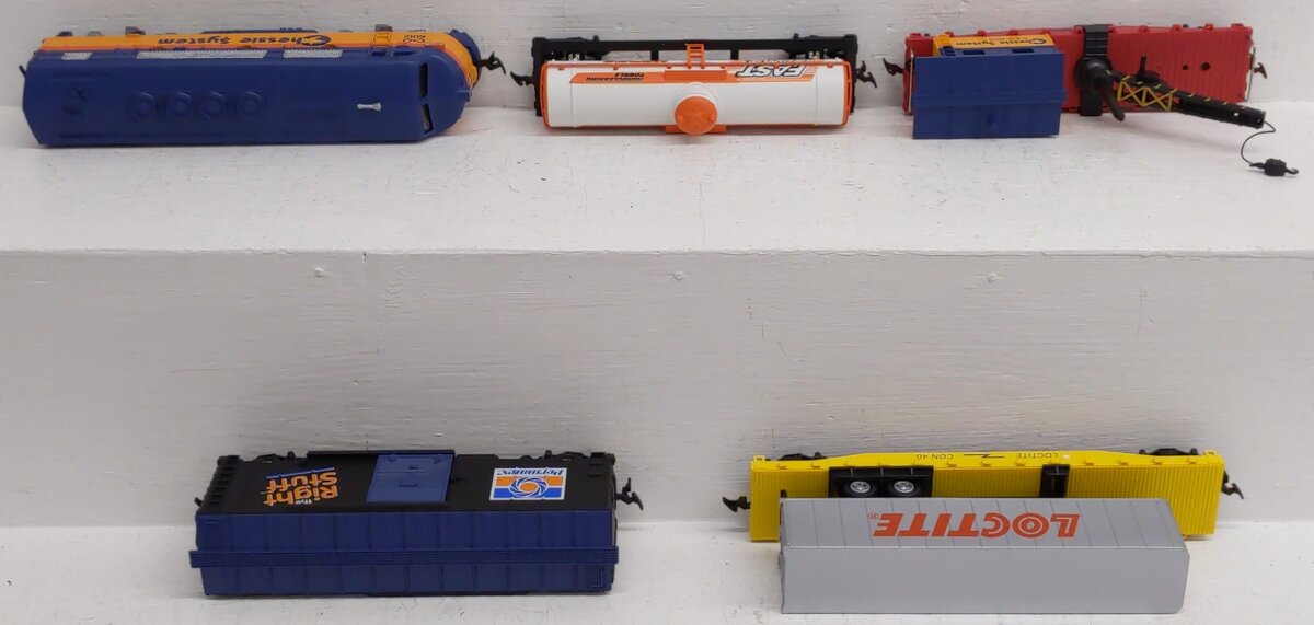 Model Power 800352 HO Scale Chessie System Diesel Locomotive Freight Set EX/Box