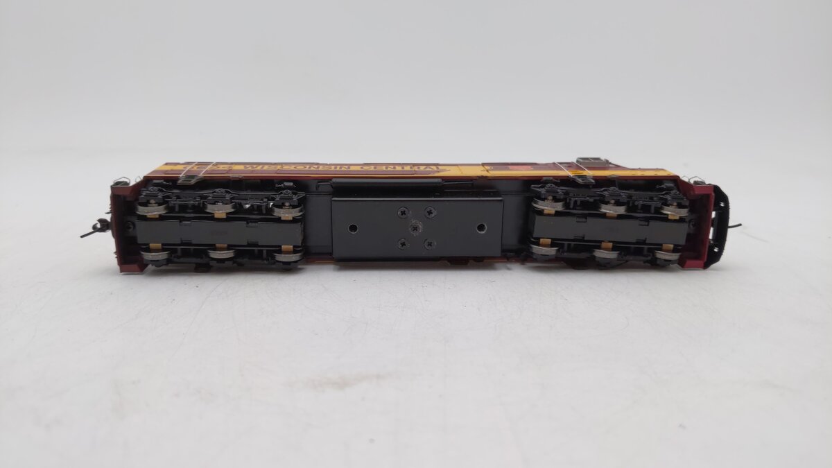 Athearn G67546 HO Wisconsin Central FP45 Diesel Locomotive #6654