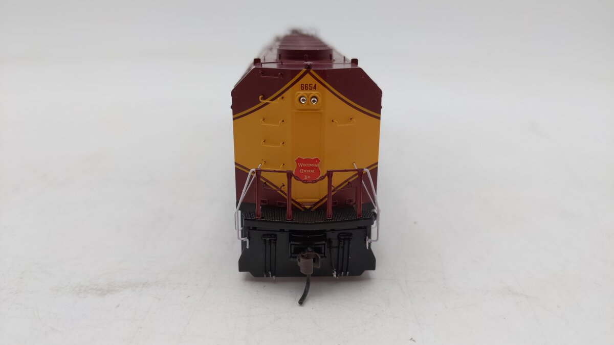 Athearn G67546 HO Wisconsin Central FP45 Diesel Locomotive #6654